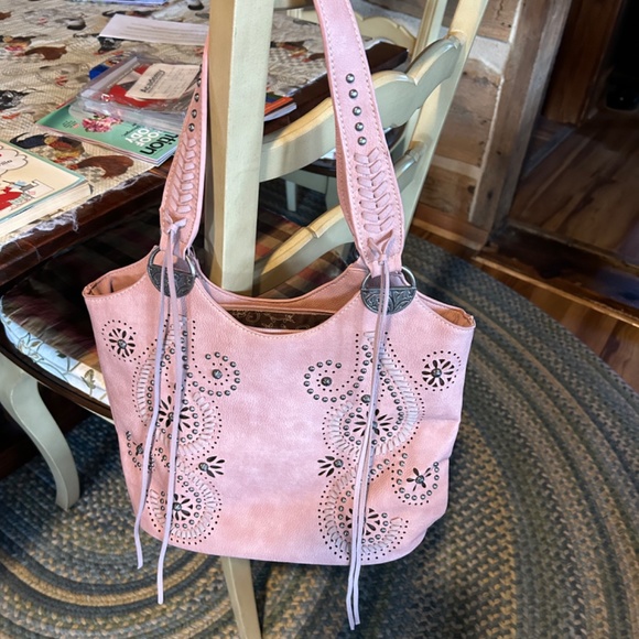 Ladies Conceal Carry Purse by Montana West - Picture 5 of 5